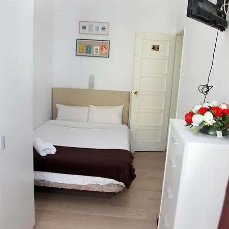Lisbon Suite Home ליסבון