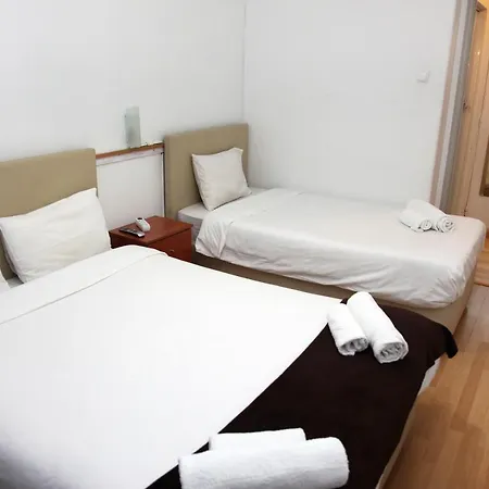 בית הארחה Lisbon Suite Home 2*