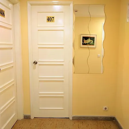 Πανσιόν Lisbon Suite Home