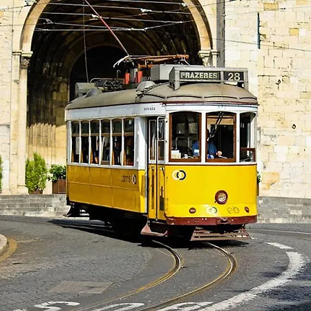 Lisbon Suite Home 2*